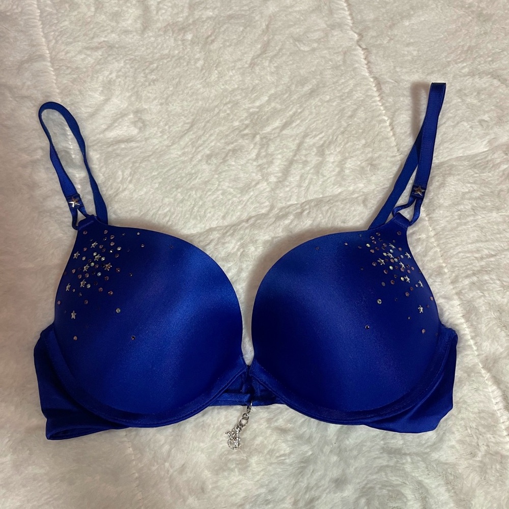Victoria’s Secret Miraculous Plunge Sapphire Sparkle push up bra 32B rare color.